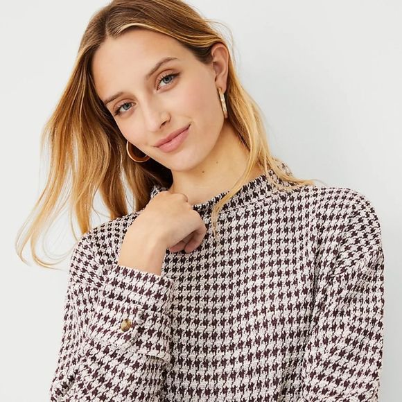 Ann Taylor size XS Maroon White Houndstooth Long Sleeve Button Mock Neck Top - Picture 2 of 4